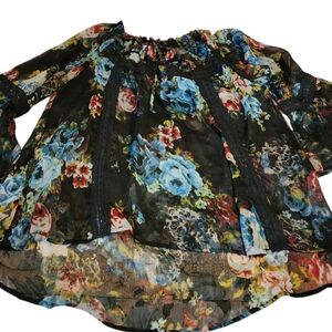 BKE Boutique By Buckle Top Womens Small